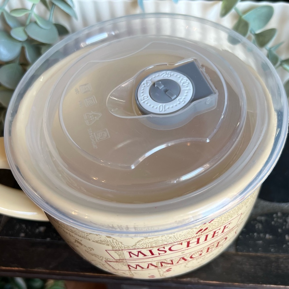 Harry Potter Mischief Managed Soup Mug with Lid - Picture 2 of 4